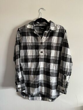Roots Black & White Plaid Half Button-Up Shirt